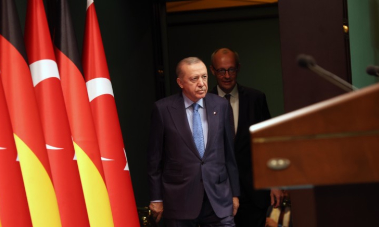 Bloomberg: Реджеп Ердоган готви сина си за свой приемник